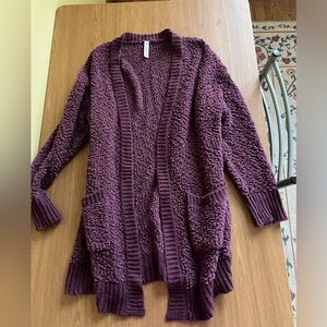 Zenana popcorn Medium cardigan. Two pockets. Great condition.